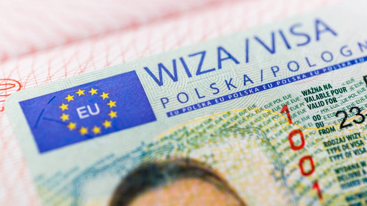 Какие документы нужны для туристической визы в Польшу