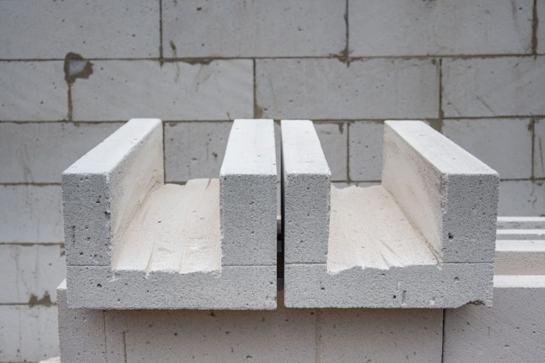 Газоблок без армопоясу: як врятувати будівлю, що вже тріснула