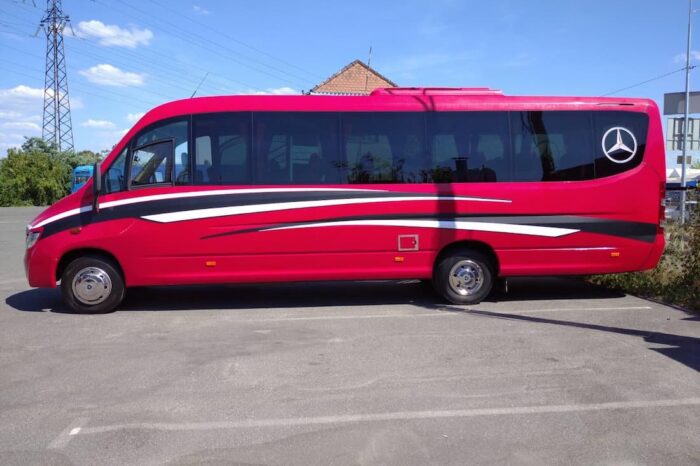 Замовити автобус для подорожей та перевезень: як обрати найкращий транспортний партнер